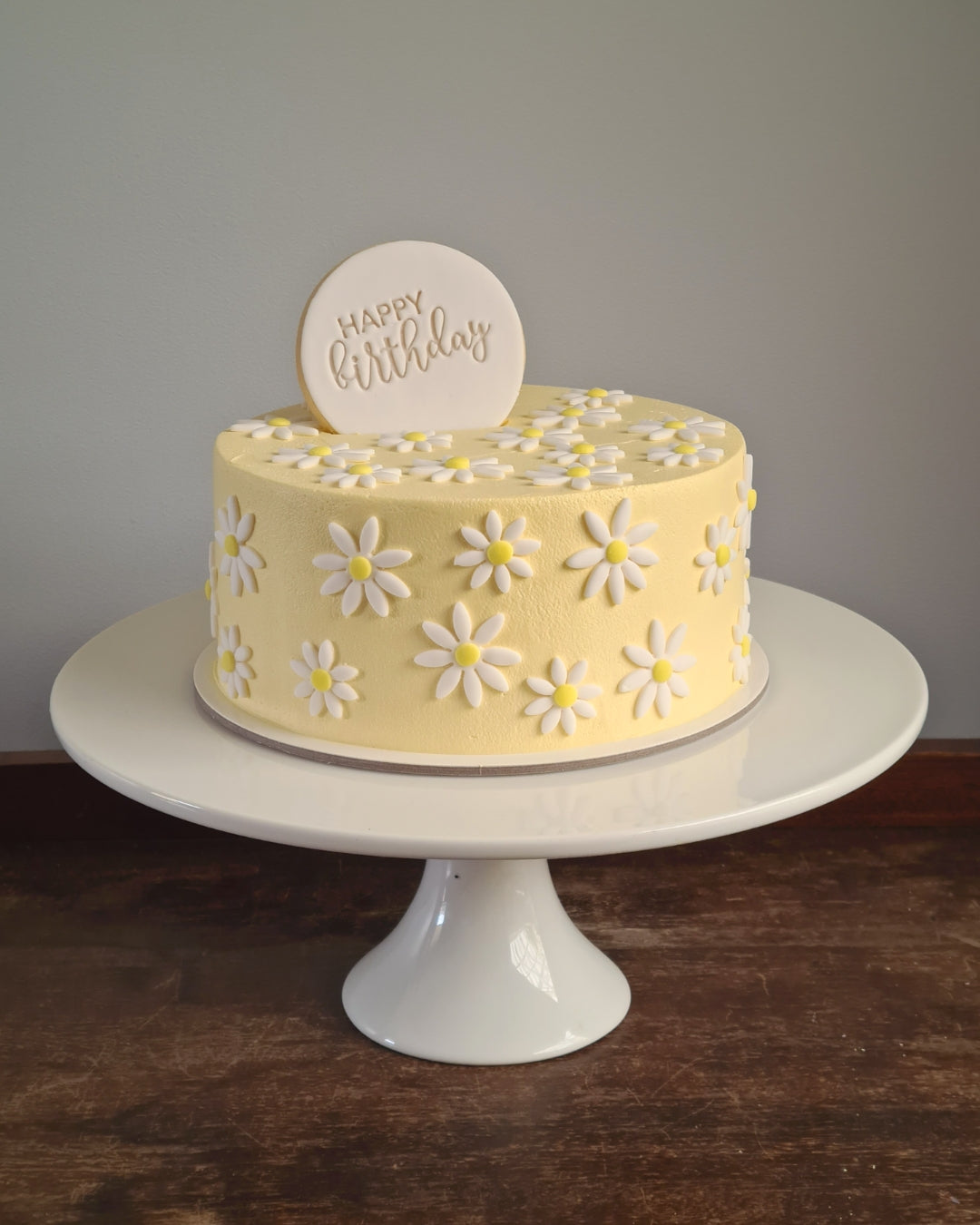 Daisy Cake — Q's Cakes